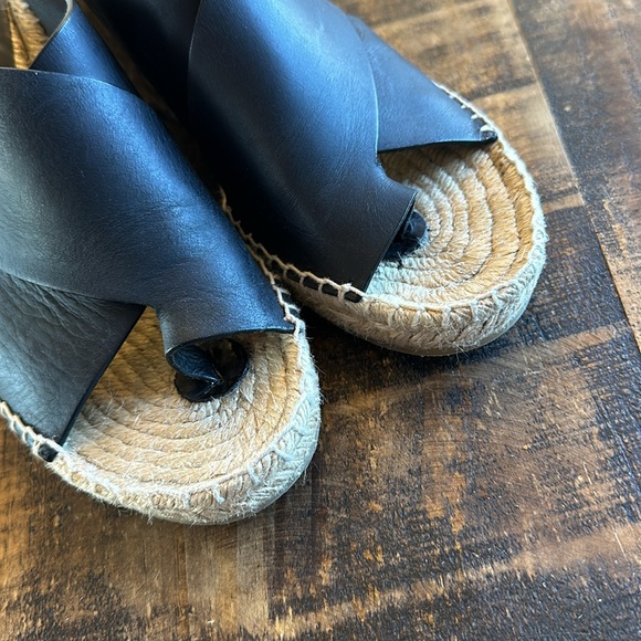 VINCE Black Leather Crossover Toe Strap Espadrilles - Picture 12 of 12